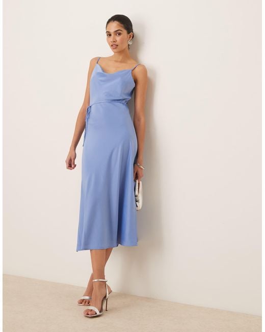 Y.A.S Blue – midi-trägerkleid aus satin