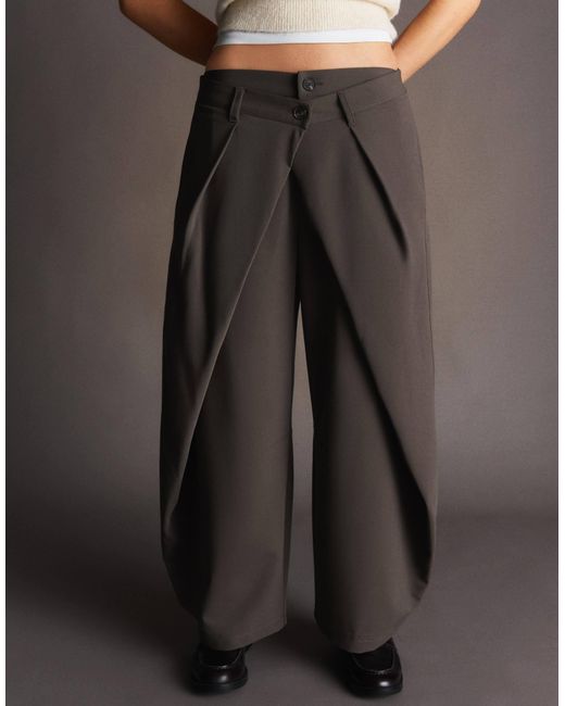 Bershka Brown Tall – barrel-hose