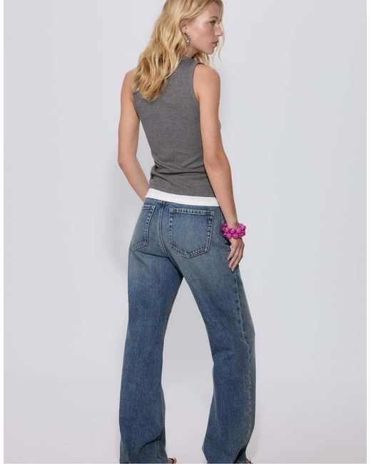 T-Shirt Scuro Con Scollo A Vogatore E Dettagli A Contrasto di Stradivarius in Gray