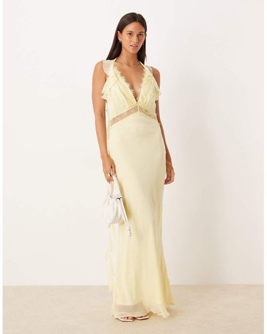 Vestido Lencero Midi Amarillo De Chifón Con Insertos De Encaje De ASOS de color Natural