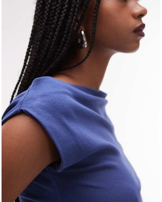 Top Con Maniche Ad Aletta Con Scollo A Barchetta di Mango in Blue