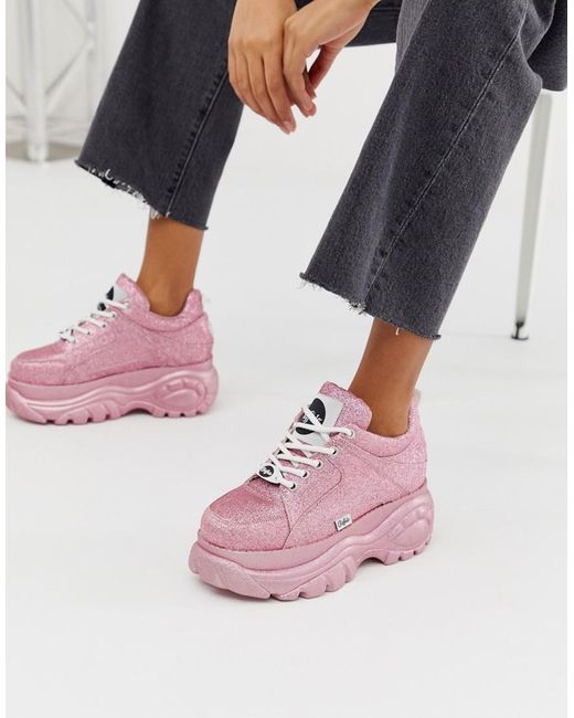 Zapatillas de deporte de plataforma plana gruesa con parte superior de corte bajo y purpurina en rosa London Classic Kicks Buffalo de color Pink