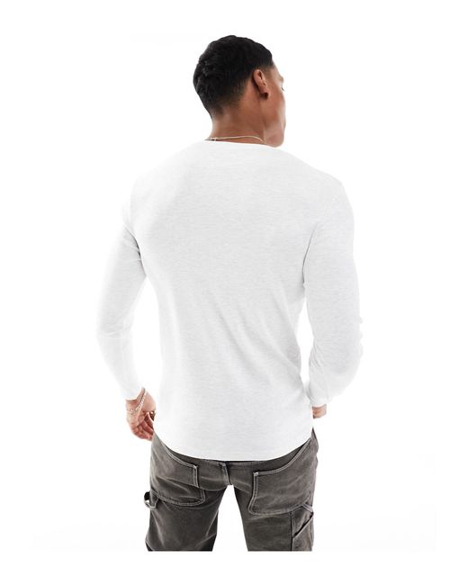 T-shirt attillata a maniche lunghe color avena mélange a coste di ASOS in White da Uomo
