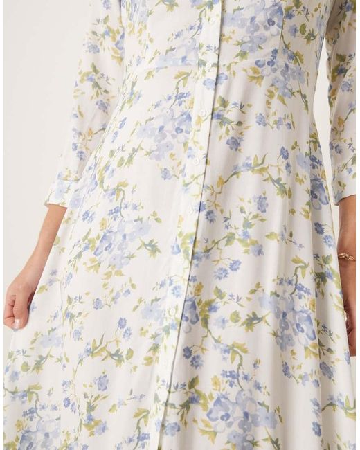 Vestito Camicia Lungo Con Stampa A Fiori Blu di Y.A.S in Natural