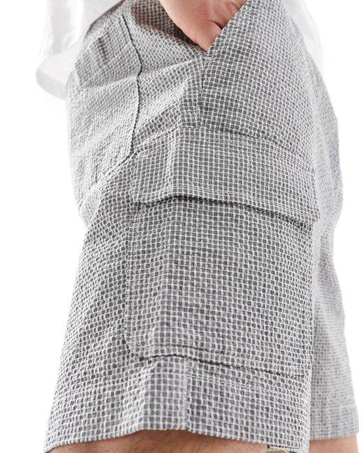 Short cargo ample avec petits carreaux texturés - et blanc ASOS pour homme en coloris Gray