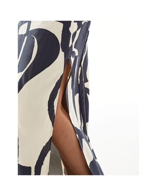Falda larga monocromática con abertura y estampado abstracto ASOS de color White