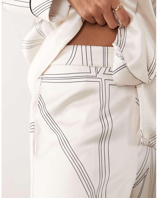 Iyal Natural Satin Wide Leg Contrast Binding Pants