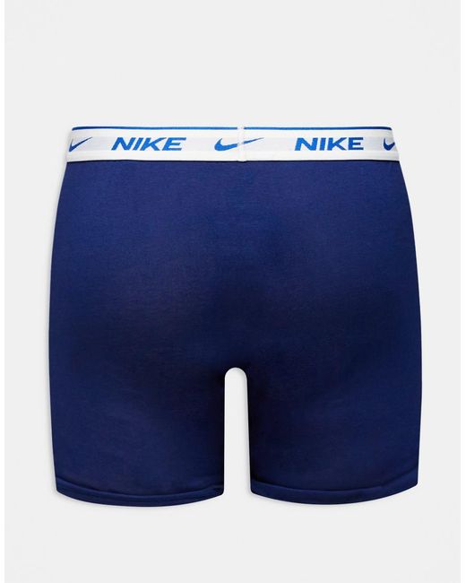 Nike Essentials in het Blue voor heren