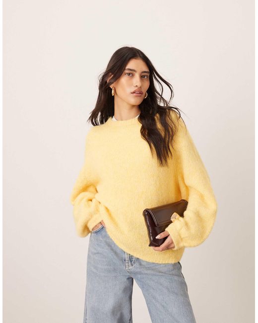 Pull oversize à col ras ARRANGE en coloris White