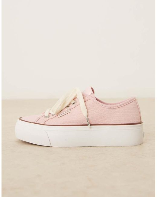 Calvin Klein Canvas Sneakers Met Gevulkaniseerde Plateauzool in het Natural