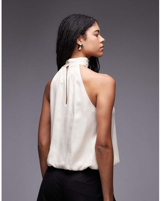Top Con Cuello Alto Y Bajo Abullonado De Satén De -Blanco ASOS de color Black