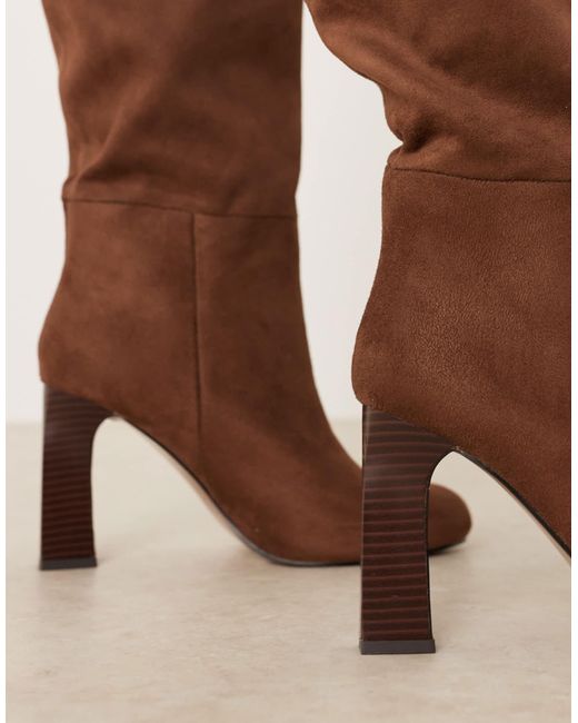 ASOS Brown Curve – carly – kniehohe schlupfstiefel aus wildlederimitat