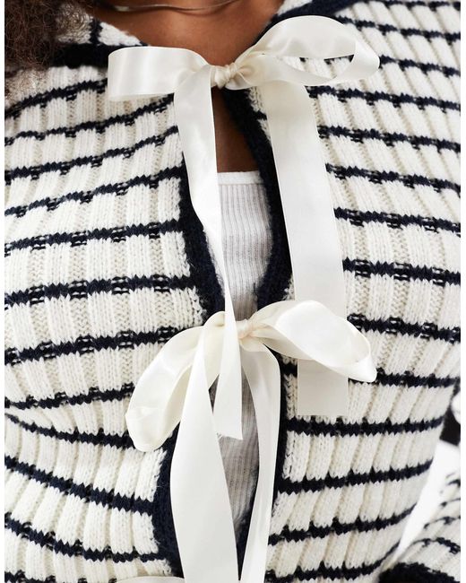 Miss Selfridge White – gestreifte strickjacke mit matrosenkragen