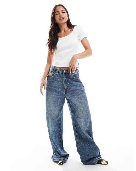 T-Shirt Basic Bianca Con Scollo Squadrato di Levi's in White