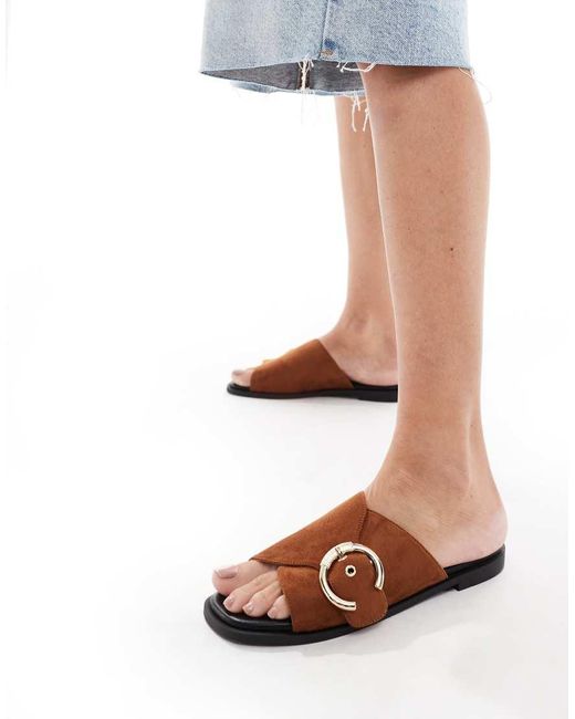 London Rebel Platte Sandalen Met Kruisgesp in het White
