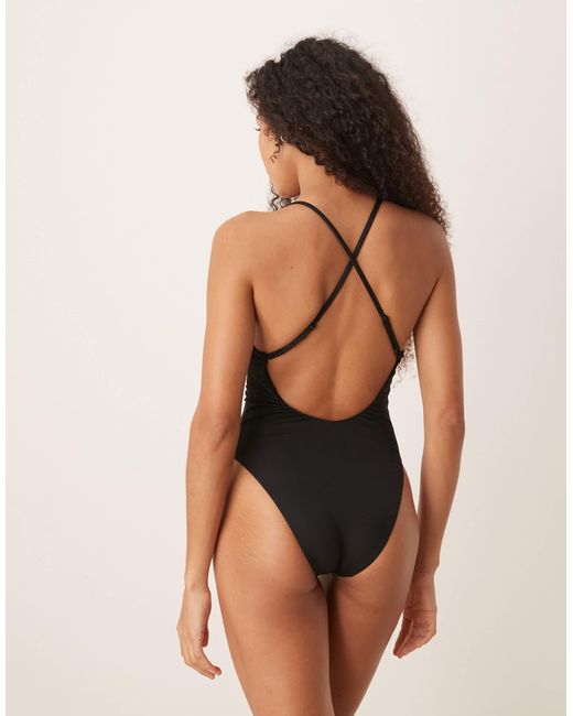 Nike - sneakerkini 2.0 - maillot 1 pièce avec bretelles croisées dans le dos Nike en coloris Black