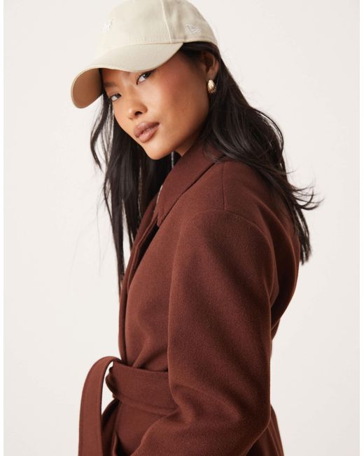 Miss Selfridge Brown – eleganter wickelmantel