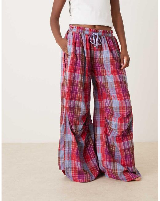 Pantaloni Del Pigiama A Fondo Ampio Bordeaux A Quadri di Free People in Red