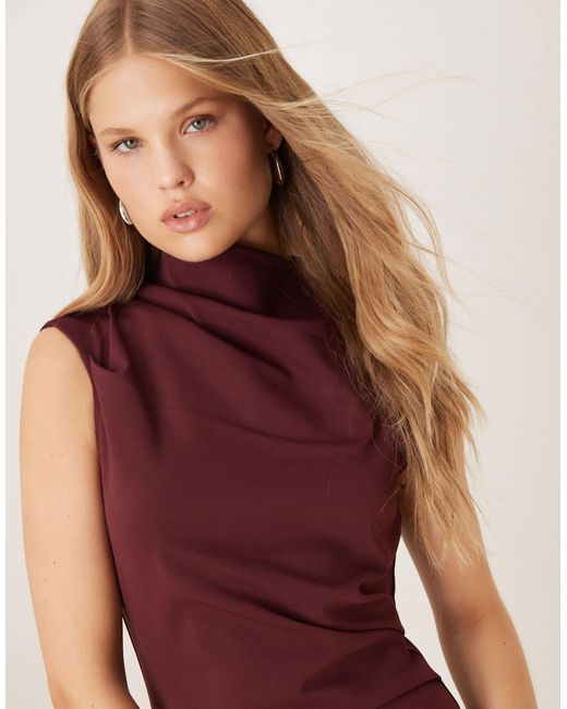 Robe mi-longue sans manches à col montant et détails froncés - foncé Mango en coloris Red