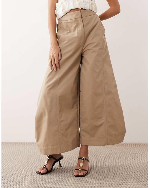 ARRANGE Natural Extreme Cropped Barrel Pants