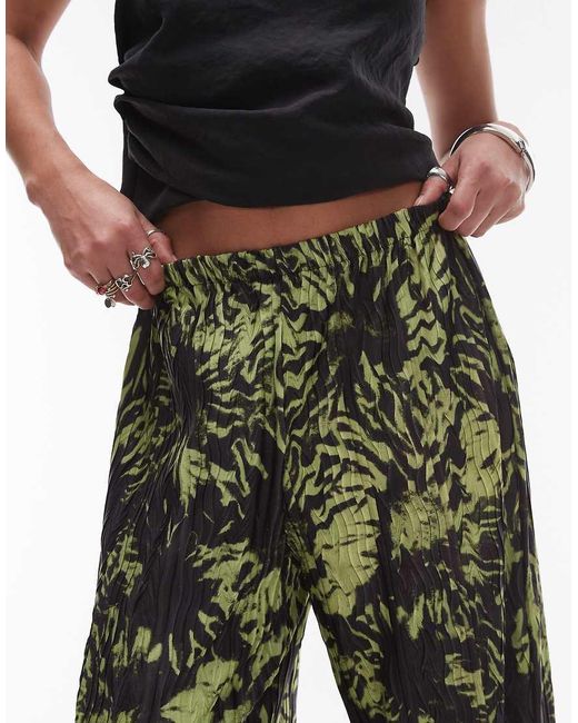Pantaloni Plissé A Fondo Ampio Verdi Con Stampa Di Fiori Astratti di TOPSHOP in Green