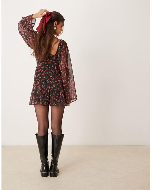 Miss Selfridge Playsuit Met Lange Mouwen En Fijne Bloemenprint in het Multicolor