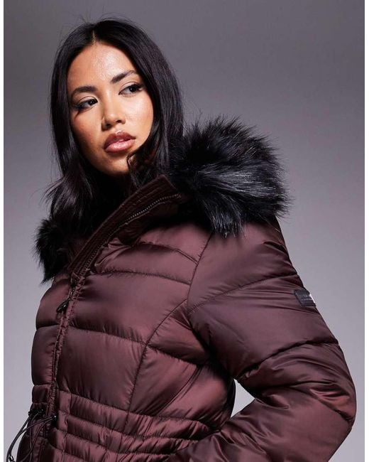 Chaqueta Burdeos Acolchada Con Cinturón Y Ribete De Piel Sintética Cher De -Rojo Barbour de color Multicolor