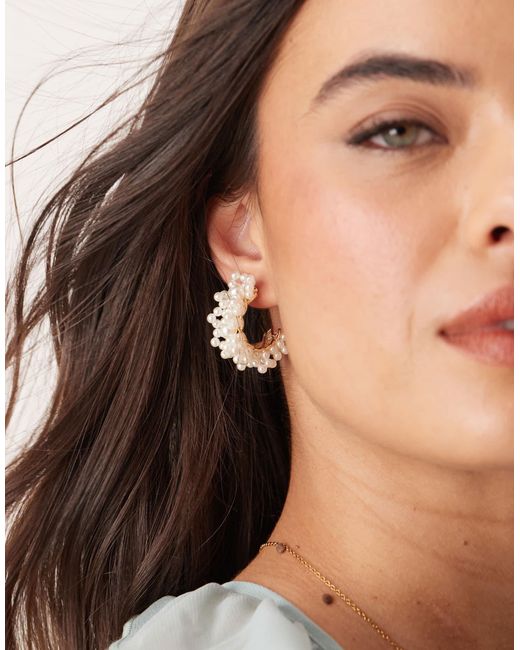 ASOS Brown – creolen mit zahlreichen weißen kunstperlen