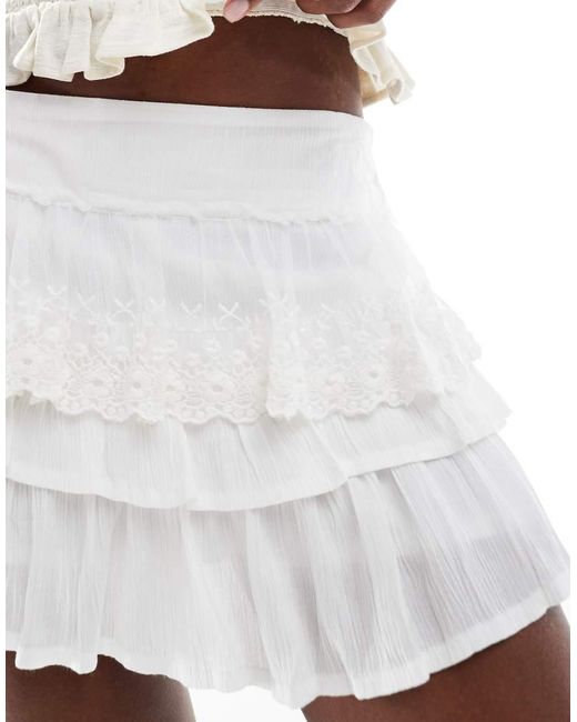 Pull&Bear White Lace Detail Rara Mini Skirt
