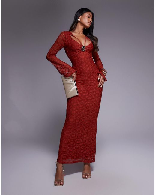 Robe longue en dentelle à manches ange et découpe sur le devant ASOS en coloris Red