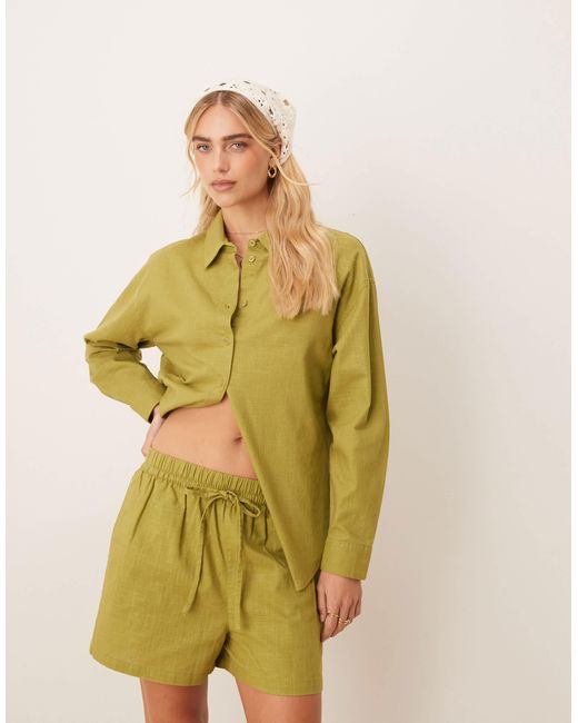 Short d'ensemble à enfiler en aspect lin - olive ASOS en coloris Yellow