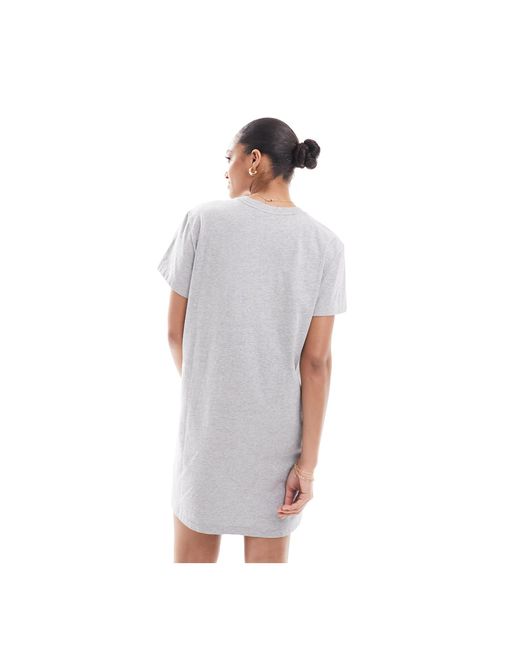 Vestido estilo camiseta con logo Polo Ralph Lauren de color Gray