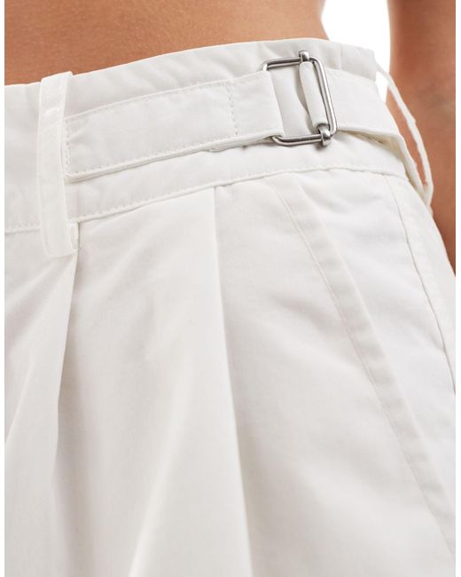 Pantalon ajusté coupe ultra-ample en coton Stradivarius en coloris White