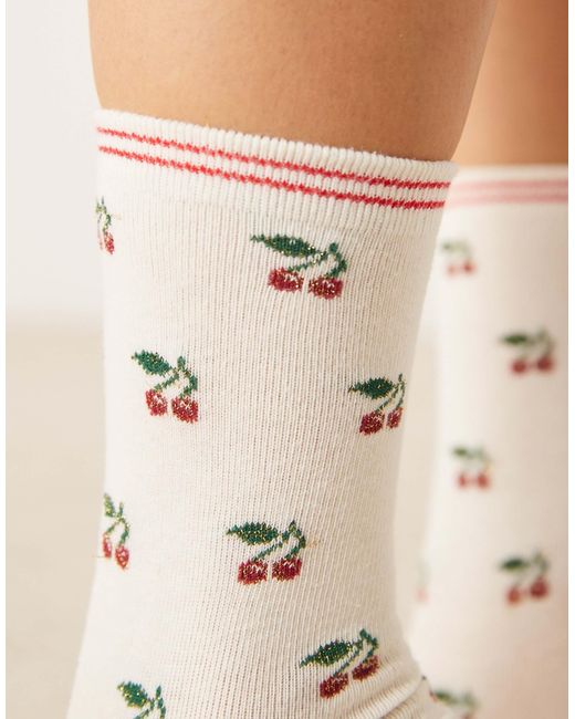 Chaussettes à imprimé cerises - crème Accessorize en coloris Natural
