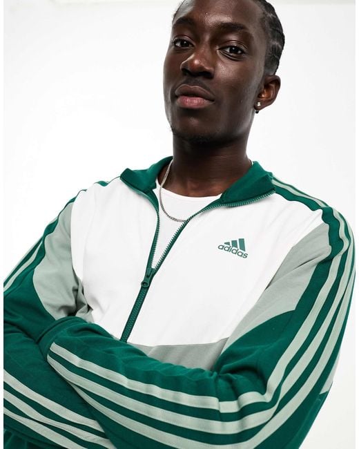 Adidas originals training 2025