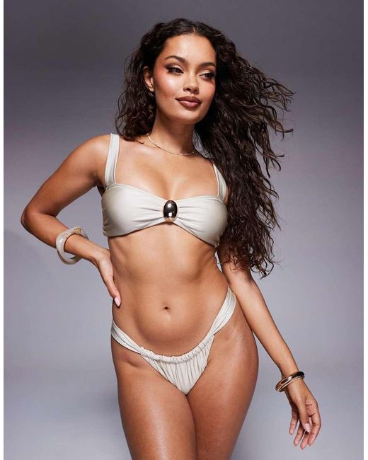 Top Bikini Color Champagne Con Dettagli di Candypants in White