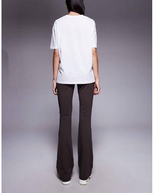 Pantalones De Campana Marrón Moldeadores De Parte Delantera Cruzada De Asos Design Tall ASOS de color Purple