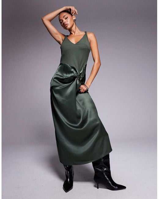ASOS Gray – geripptes midikleid