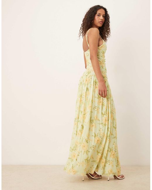 Vila Yellow – gerafftes mesh-maxikleid