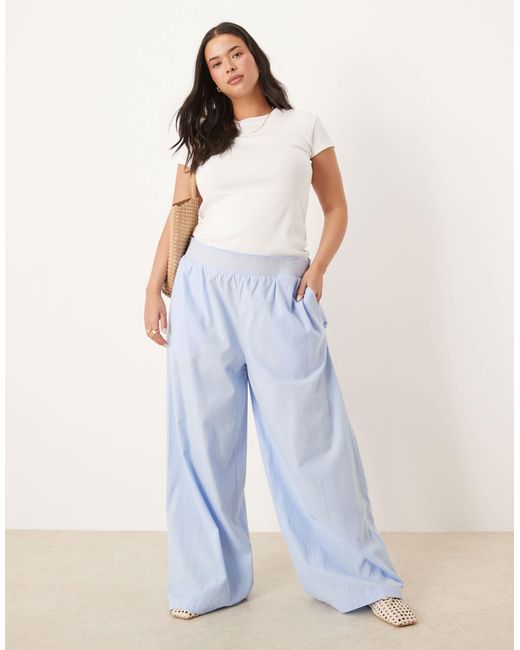 Curve - pantalon large à enfiler en lin mélangé avec taille froncée contrastante ASOS en coloris Blue