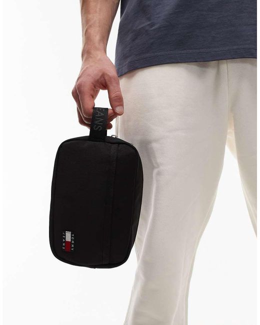 Essential di Tommy Hilfiger in Black da Uomo