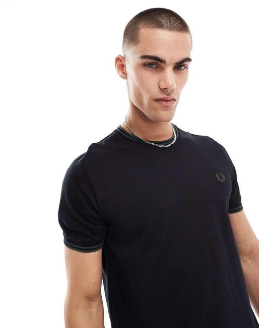 Fred Perry T-Shirt Met Gestreepte Biesjes in het Blue voor heren