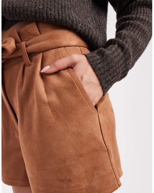 Miss Selfridge Black – shorts aus wildlederimitat mit gürtel