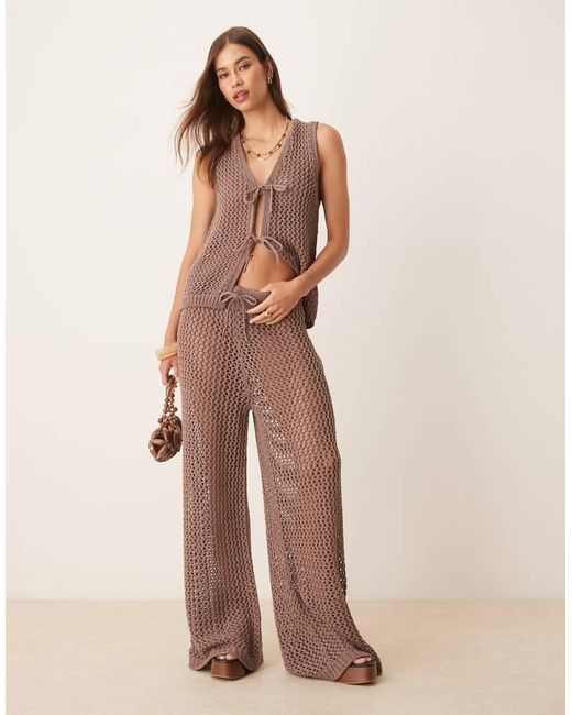 Top di ASOS in Brown