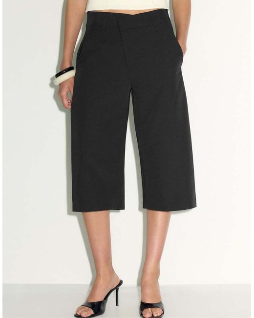 Stradivarius Black Wide-Leg Cross-Waist Bermuda Shorts