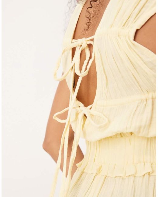 Mono Corto Amarillo Crema Con Pecho Fruncido De Tejido Doble De -Rosa ASOS de color Natural