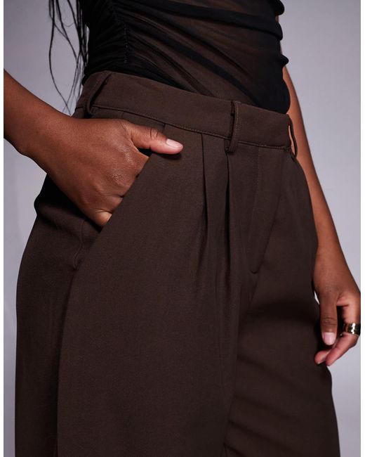 Princess Polly Brown – ambient – elegante hose