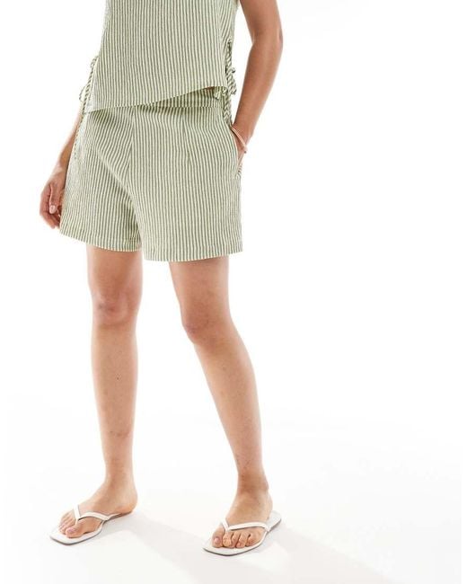 Pantalones Cortos Caquis A Rayas Sin Cierres Con Vuelo De Tejido Texturizado De (Parte De Un Conjunto)-Verde ASOS de color Green