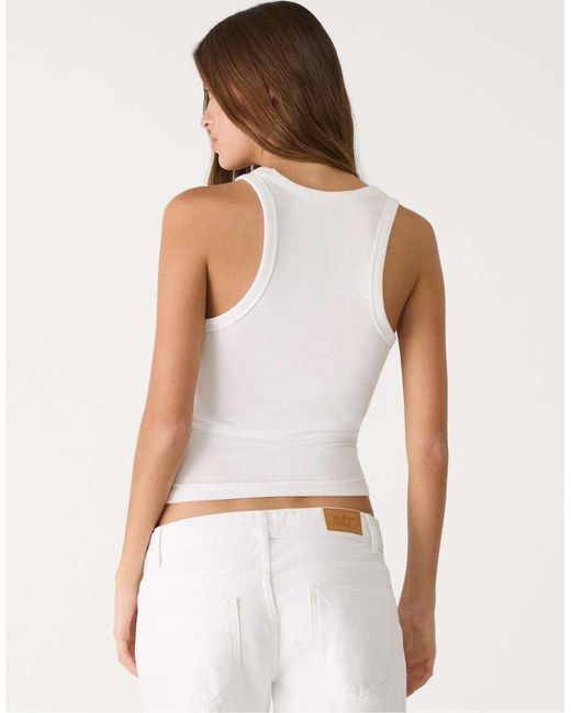Top Senza Maniche Con Dorso A Vogatore di Stradivarius in White