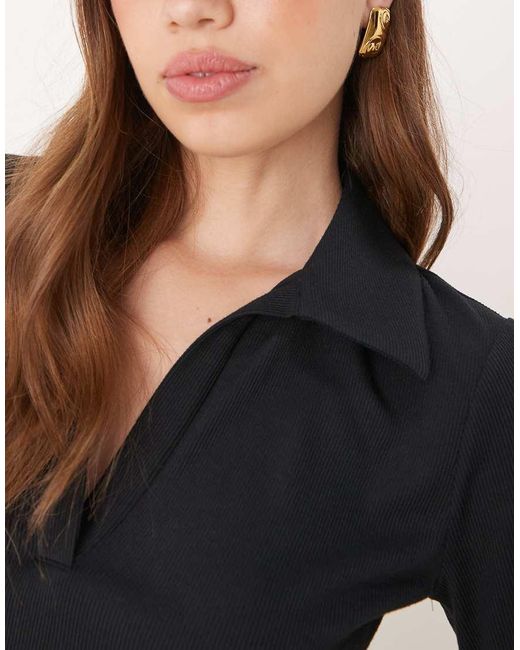 Polo Nera Con Colletto E Scollo A V di Abercrombie & Fitch in Black
